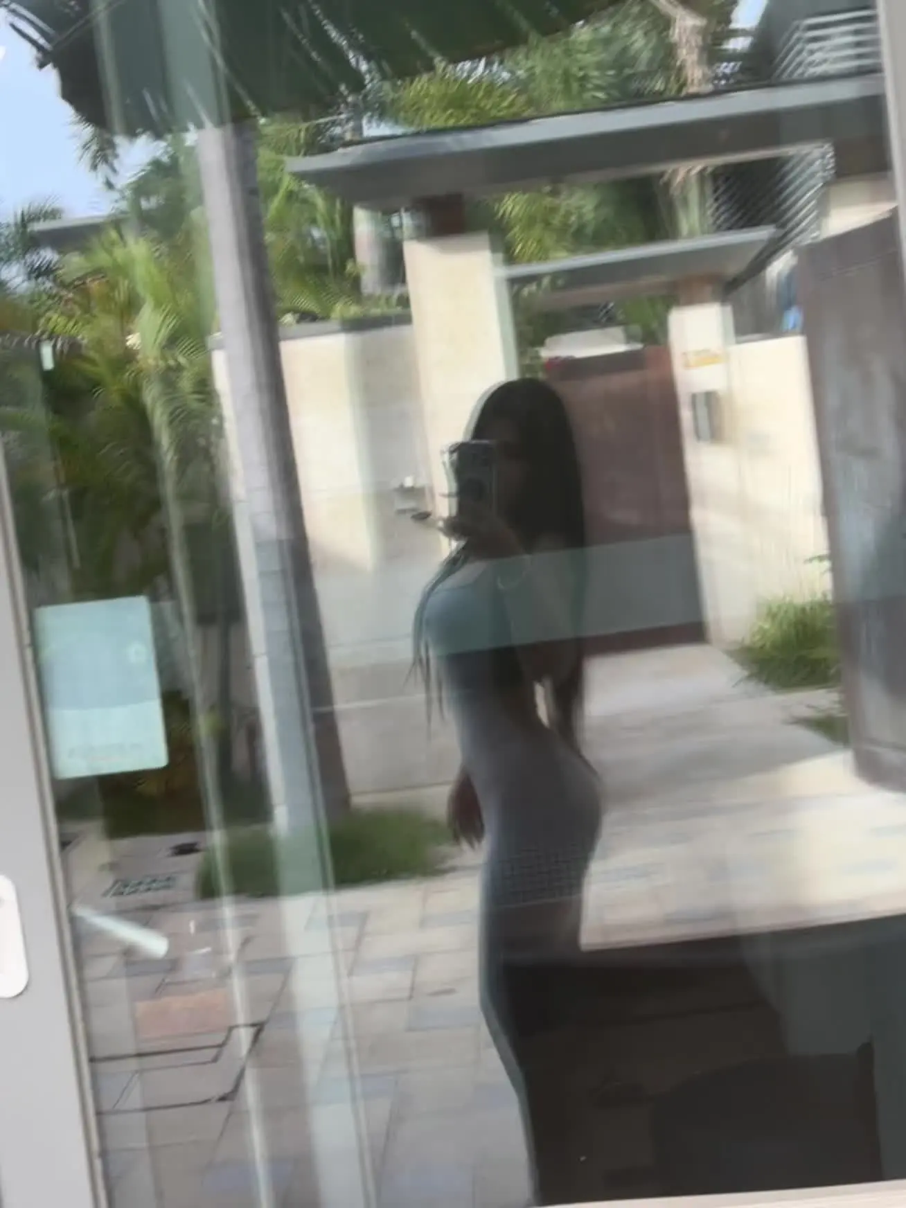 没有一个男人会永远爱你 但永远会有男人爱你