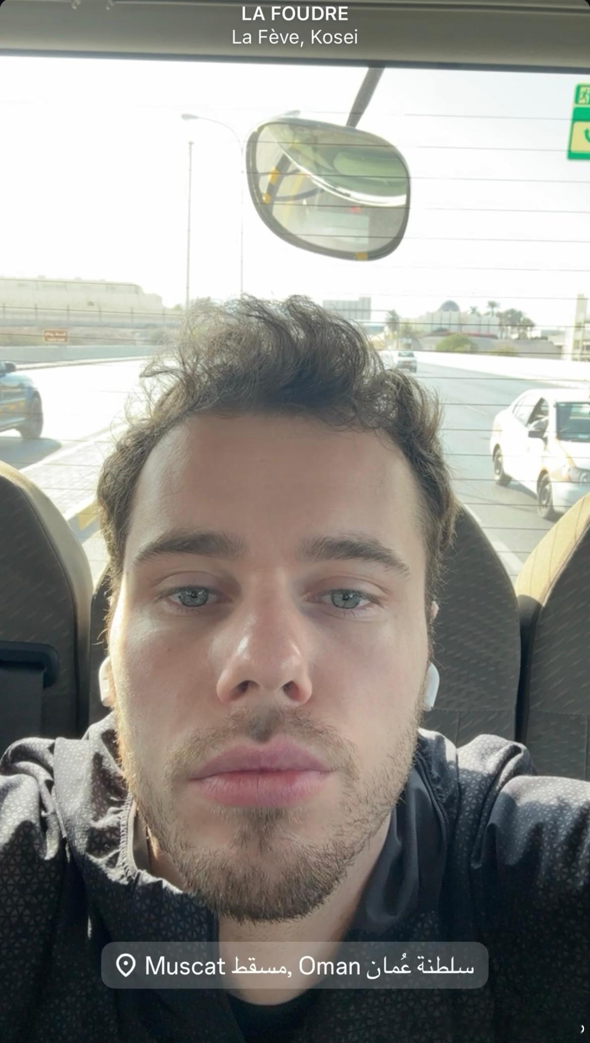 埃斯特班·多尔到达马斯喀特🇴🇲准备参加常挑这一站会跟迪博·泊雷特配男双🏓 