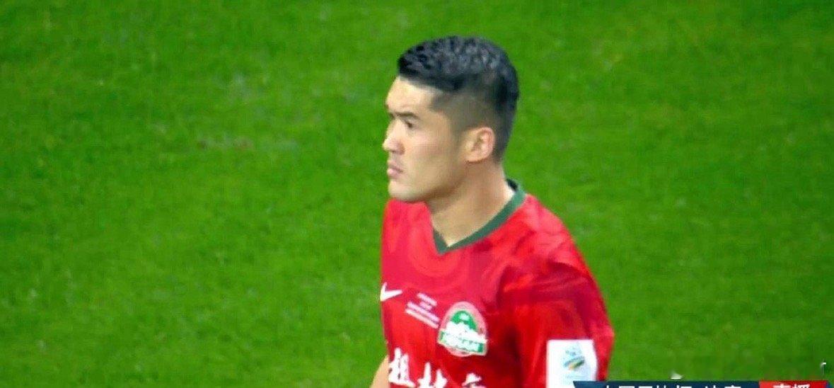 2025中国足协杯决赛，北京国安vs河南队的比赛进行到第8分钟，阿奇姆彭制造角球