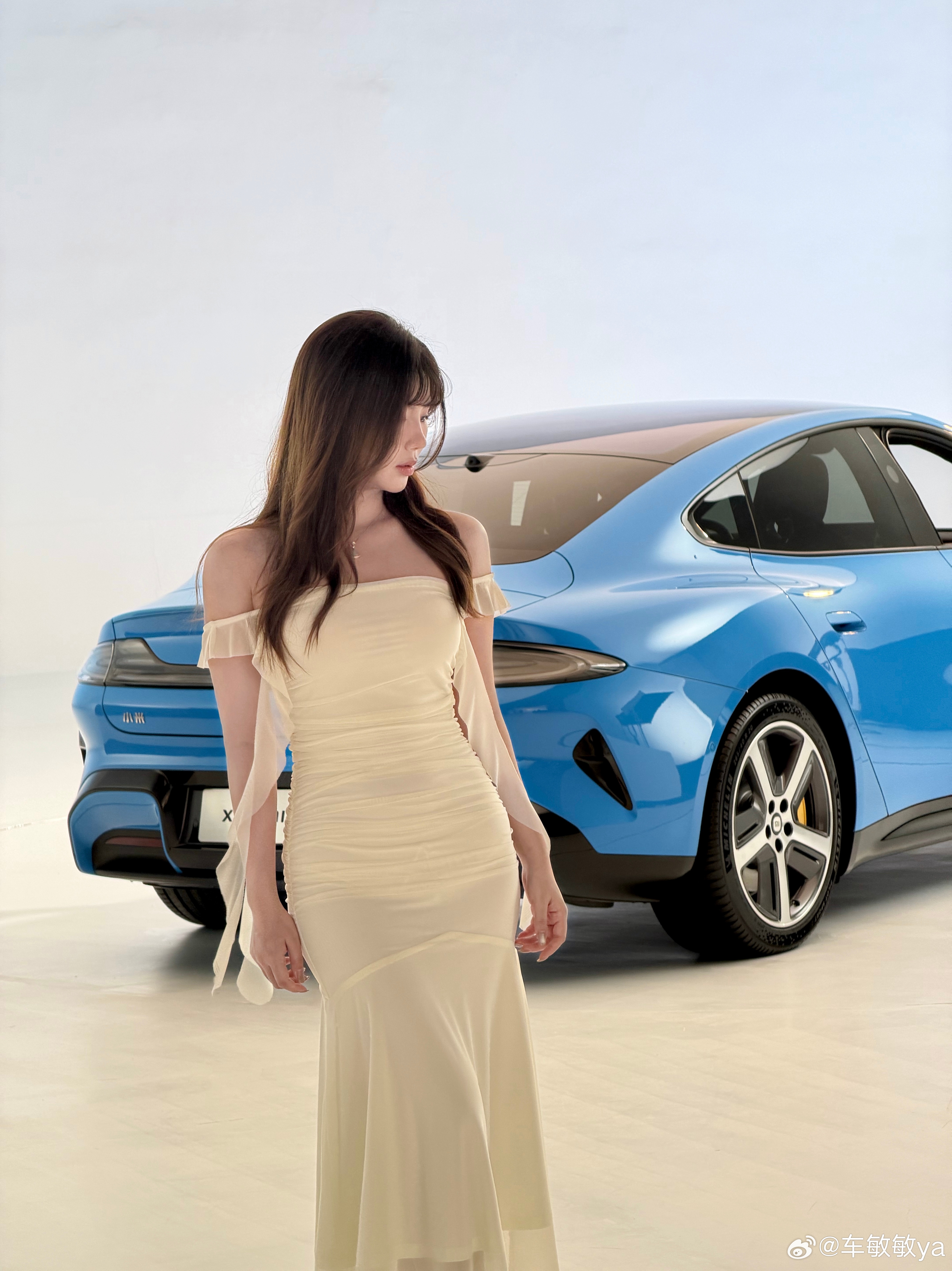 卡布里蓝还挺出片的，还送了拍立得留念小米新SU7首发评测