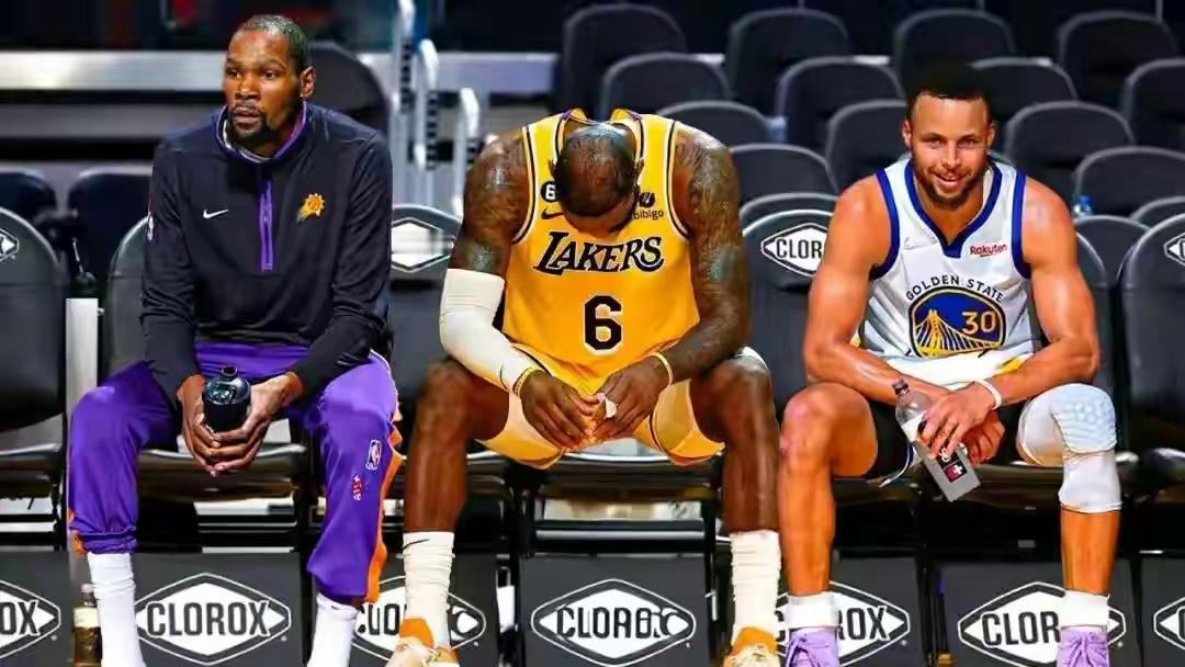 “詹杜库”时代就要过去了，你们会怀念吗……？

1：詹姆斯，屁股疼，已经缺席了新