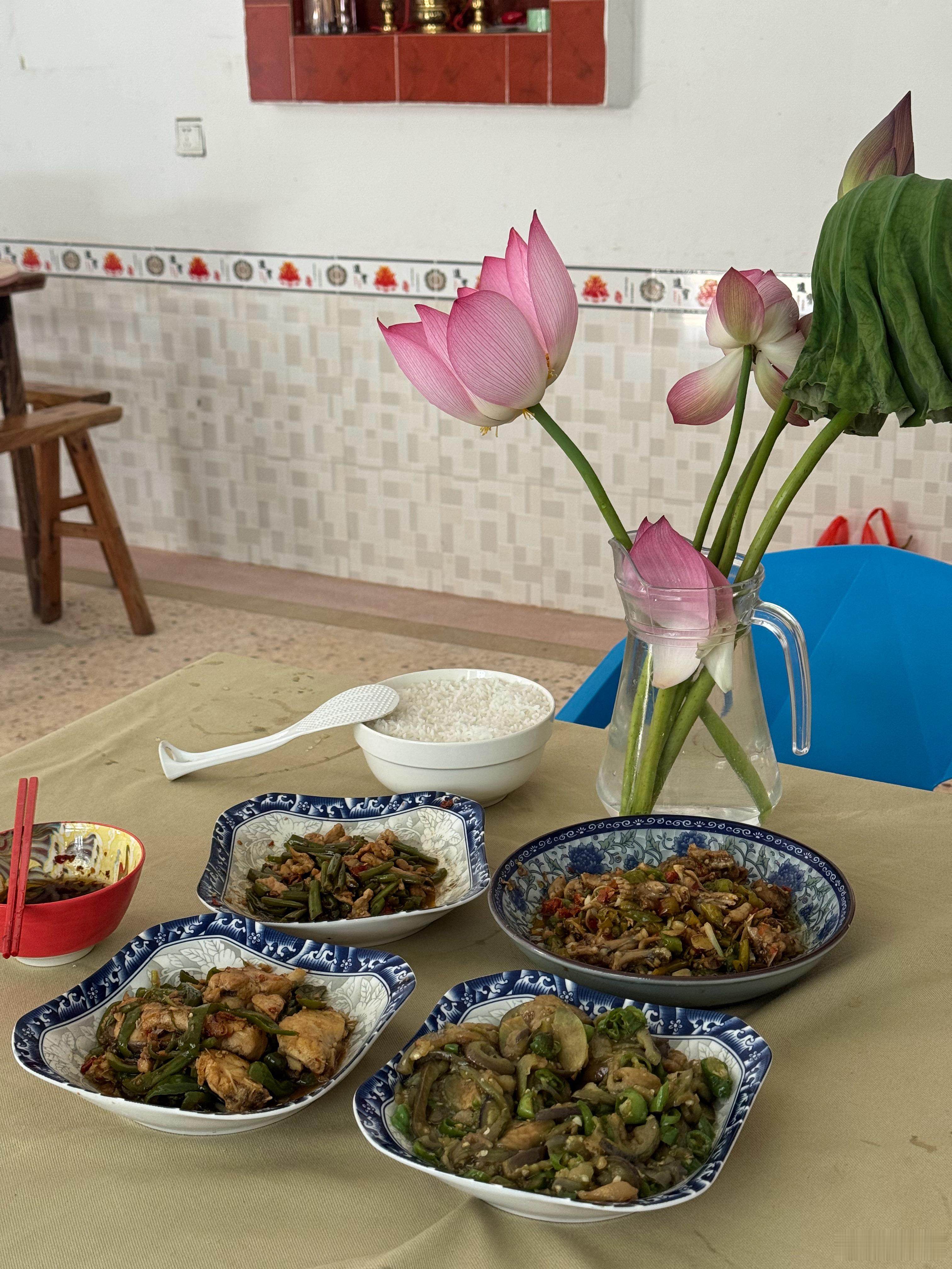 在乡下吃饭，也要有仪式感🪷🪷🪷 