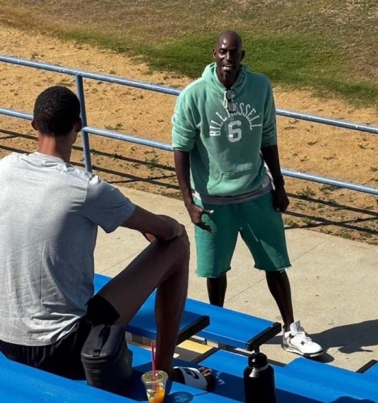 🔥加内特透露文班亚马特训目的：他不是为了来训练 而是进行思想交流加内特在节目中