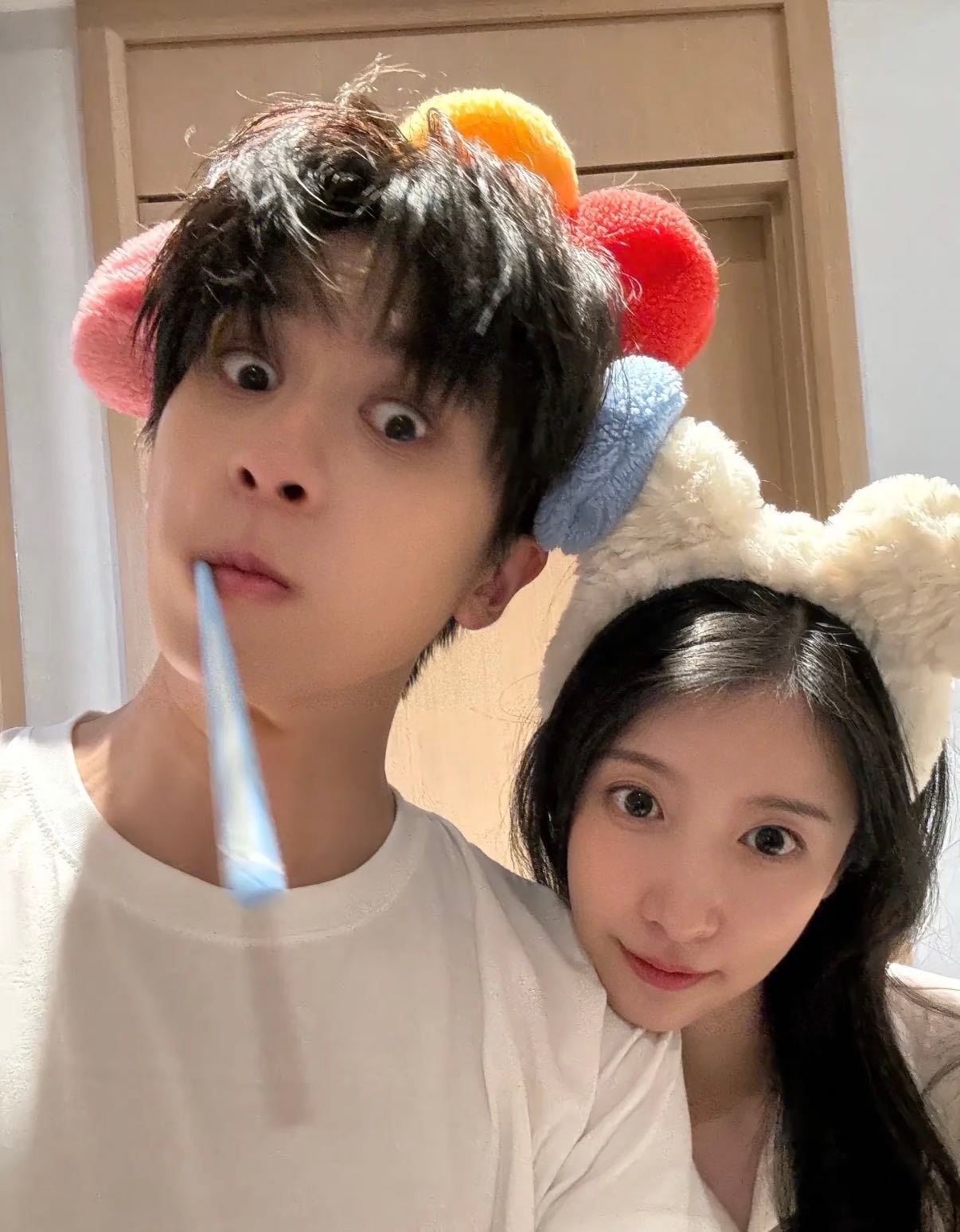 卓晴cp求婚后又回心动9了 恋综CP能走到求婚的本来就少，把求婚现场搬回初遇地的