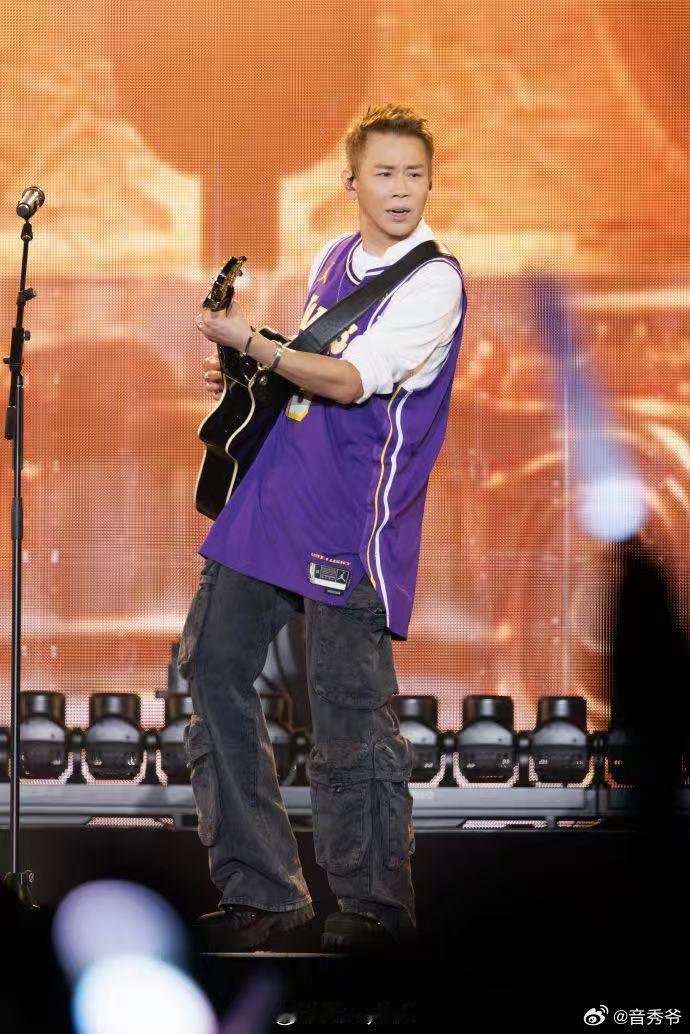 陶喆把感谢唱进了79场里 陶喆79场巡演圆满落幕真的太好哭了！从第一站到LA站，