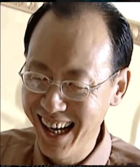 牙齿缝隙大的人，爱吹牛B。还吹的犹胜有声胜无声。。。。 ​​​