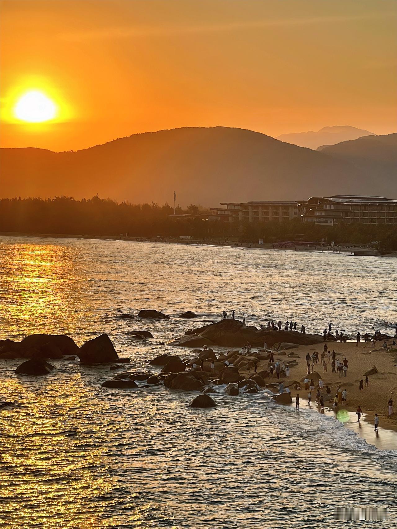 三亚的消费比之前温柔了许多。

是别四年再临三亚，对于餐饮消费感触颇深。尤其是点