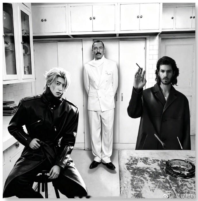 蔡徐坤FantasticMan双版同步封面 真的太帅了啊~ ​​​