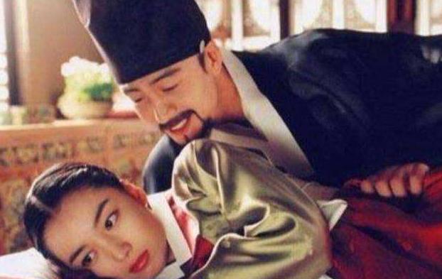 1418年，朝鲜不小心把有身孕的美女黄氏进贡给了朱棣。朱棣和其同房后发现她不是处