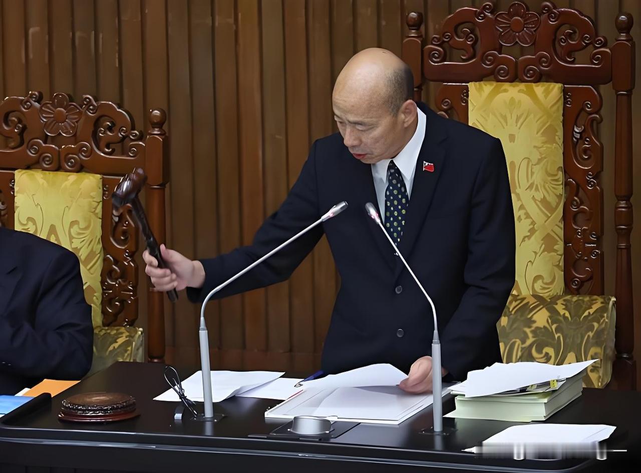 6月5日（今天），台湾立院又上演恶心戏码：民进党团抛出“谴责大陆干预台湾外事”提