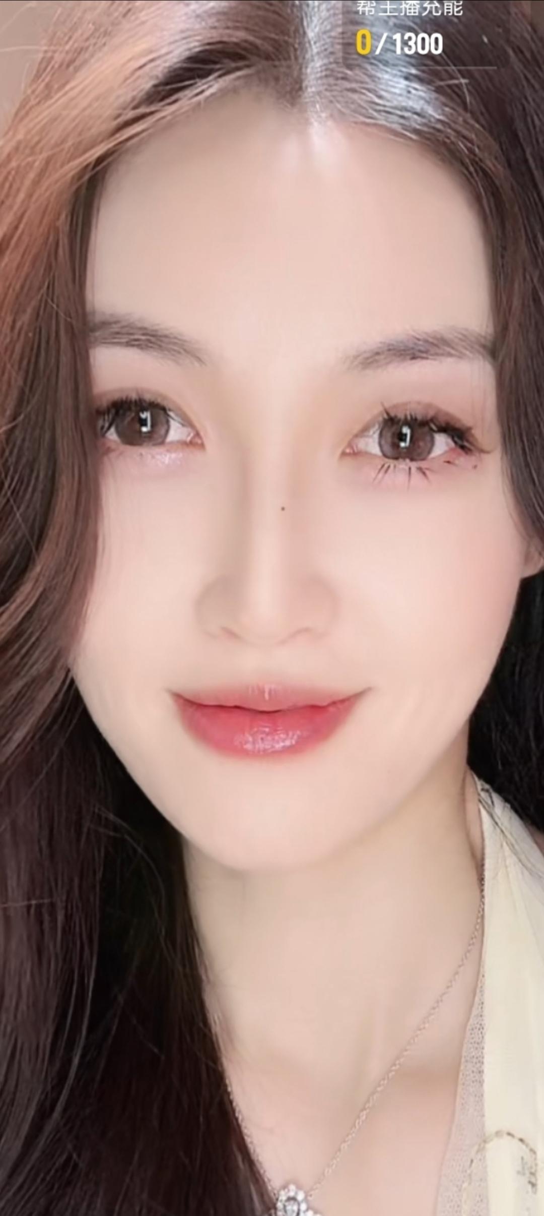 温柔眼眸，甜美微笑，少女心满满！💖✨