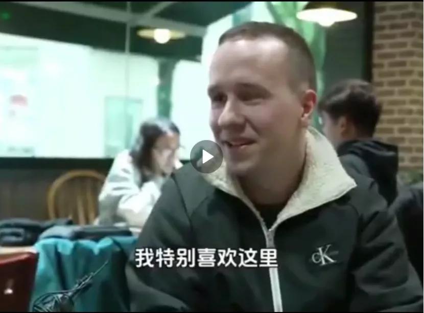 这个老外的一席话，让外媒集体失声，回旋镖终究还是扔到了自己脸上。

最近很多老外