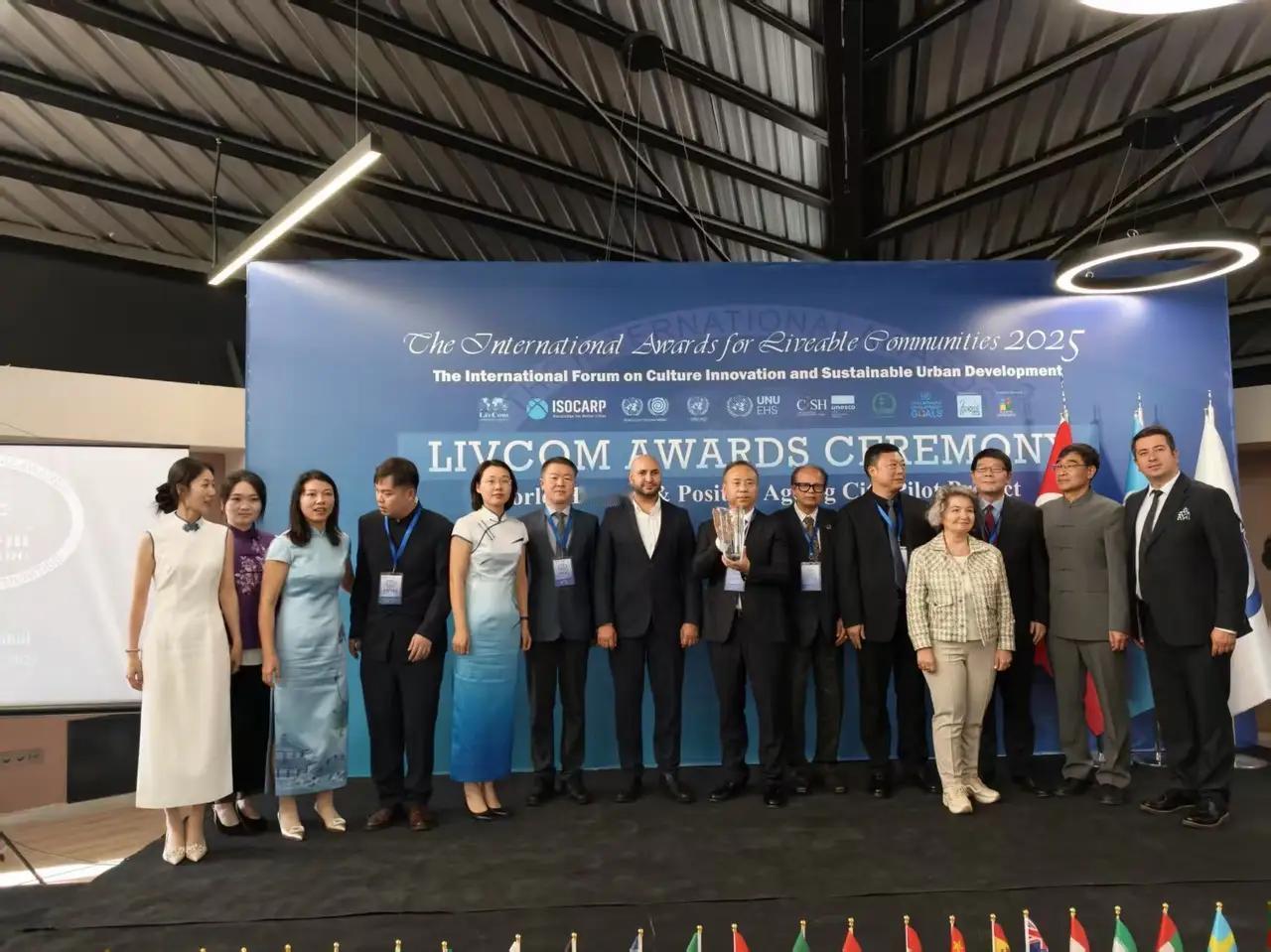 你如何看待保定获国际花园城市奖
当我听到保定荣获“国际花园城市”这一殊荣时，心中