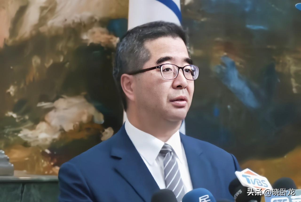 萧旭岑直接喊话金溥聪：“金溥聪是我的老长官，凡事留一线。”

3月24号上午，国