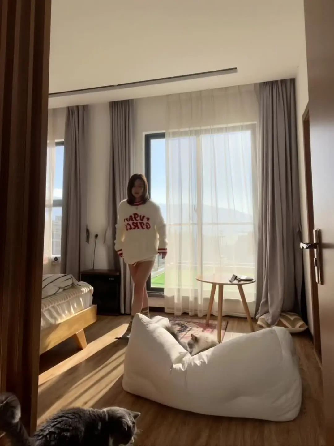 我可以做任何事 或者什么都不做 今儿两只出演