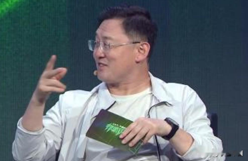 孙继海点评C罗：41岁站上世界杯，他就已经赢了
 
国足名宿孙继海评价41岁C罗