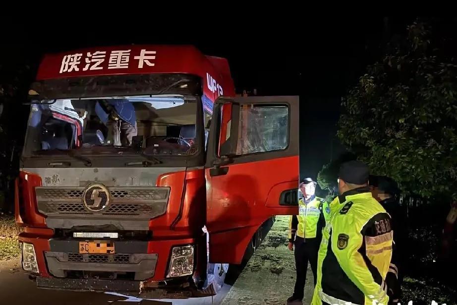 “客土”偷运风云：5 辆“百吨王”的兴化落网记

在繁华的都市与宁静的乡村之间，