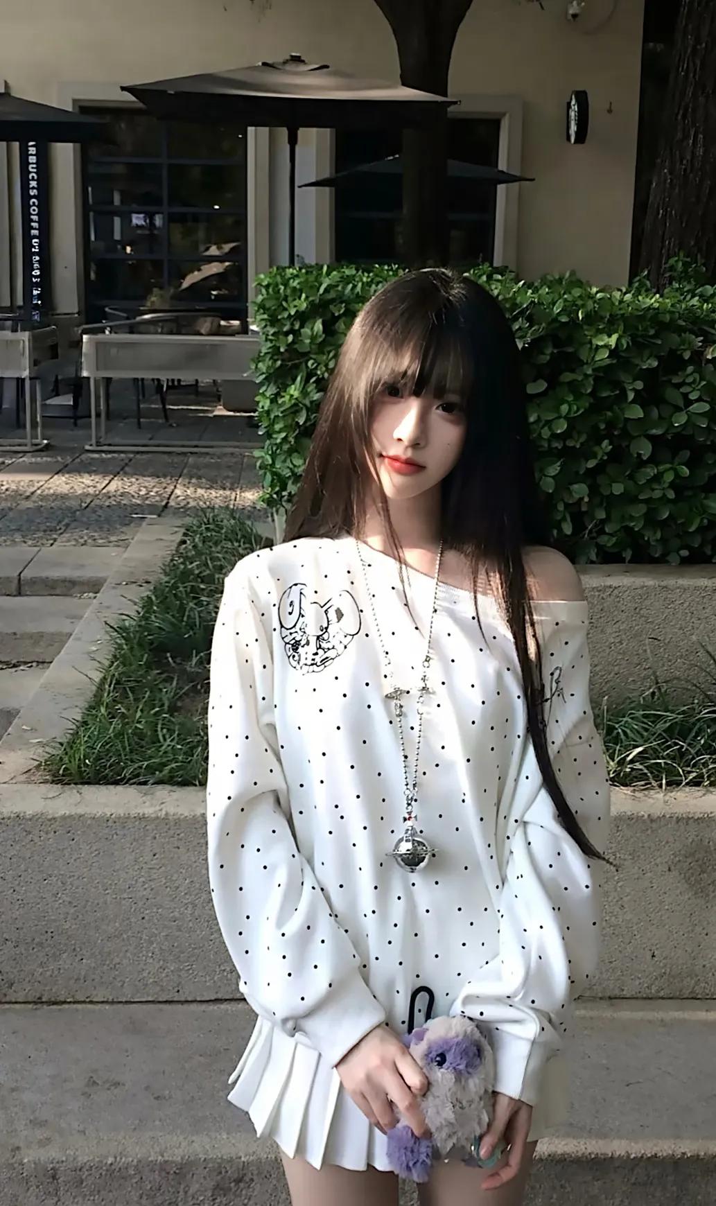 南昌拍照打卡地? 南昌拍照打卡点八一广场和江西美术馆。
很多去南昌之星和秋水广场