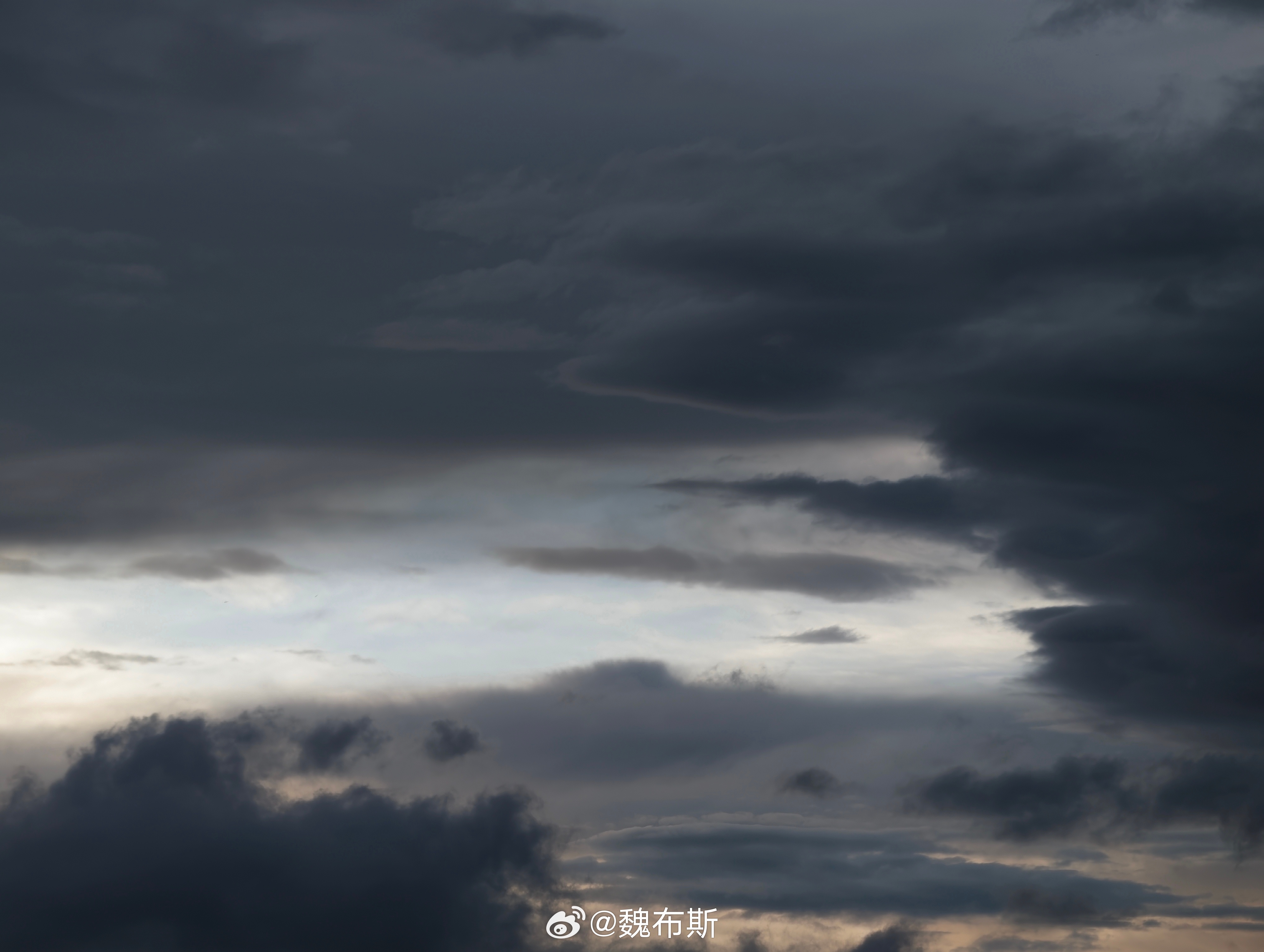 这次自驾我是打算 8 月中旬左右再回北京了，因为这边高原地区简直太舒服了... 