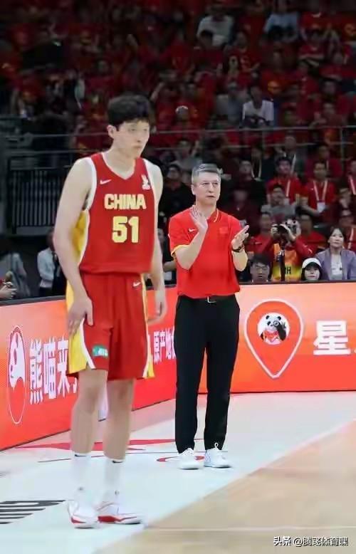 杨瀚森逐渐融入国家队战术体系！

世预赛！中国男篮客场83:57大胜卡塔尔男篮，