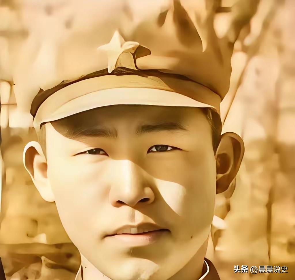 张正光是团里职务最高的政工干部，正团级，35岁，傈僳族，老家在武定。别人说他是领