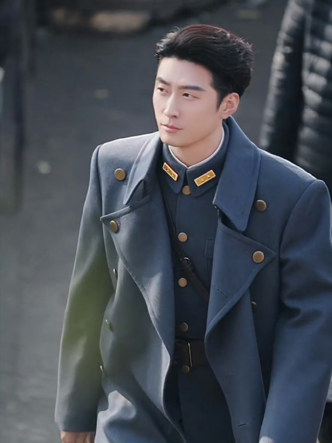 丞磊窦骁顶A遇上顶A身穿制服站在一起着实好养眼压迫感瞬间拉满了！ 