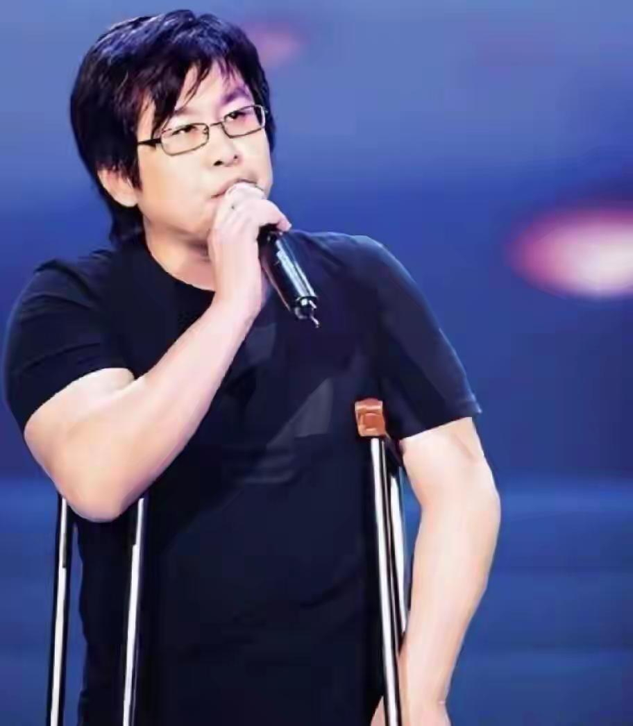 一边抱怨“连滚带爬进飞机”，一边抹黑“文明跟野蛮永远没法沟通”，那位台湾艺人，据