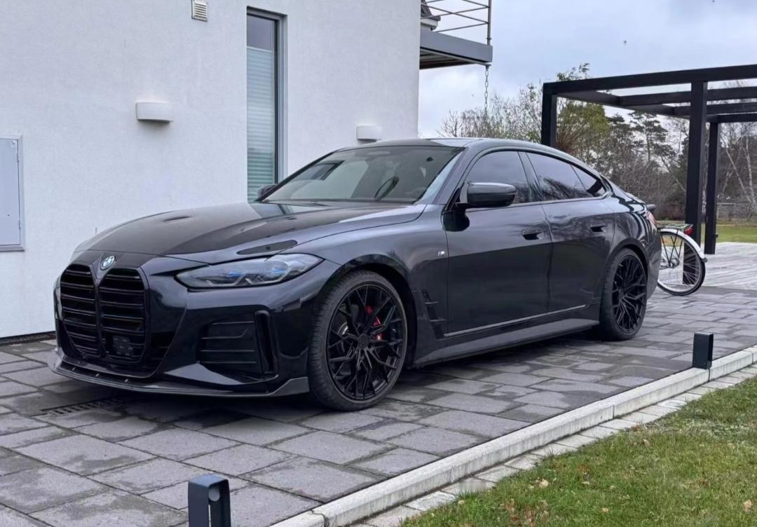 如何评价宝马i4？
 
它的优势，电机动力输出平顺，响应速度快。M50版本零百加