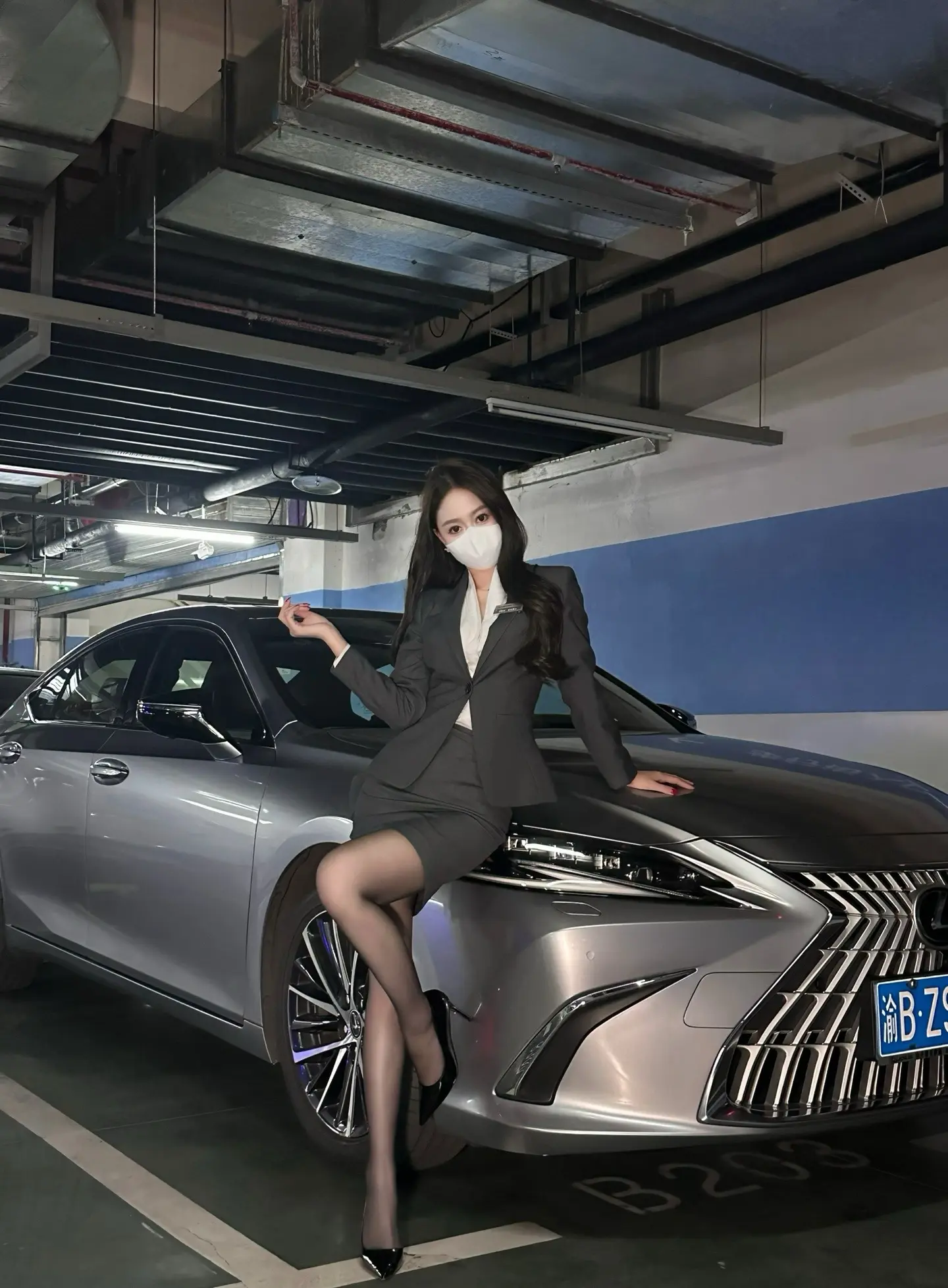 拜托，你看车还是看人。