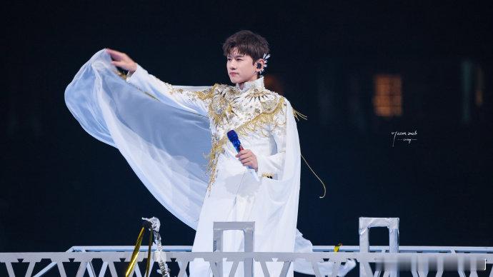 张杰张杰鸟巢演唱会排期张杰鸟巢演唱会 “上五休二”，11 天 9 场，这排期内娱