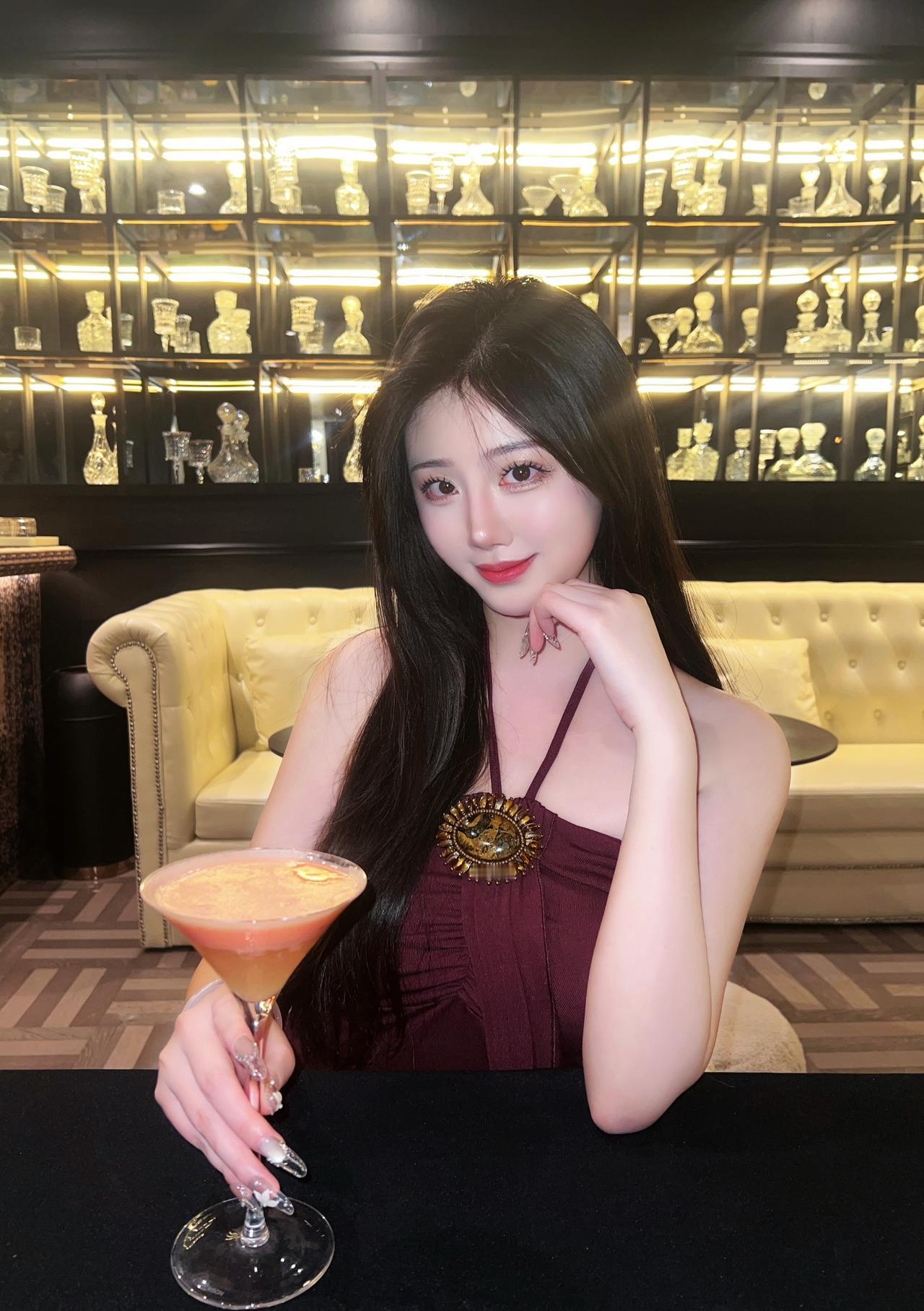 平平无奇的记录下生活
御姐 微醺