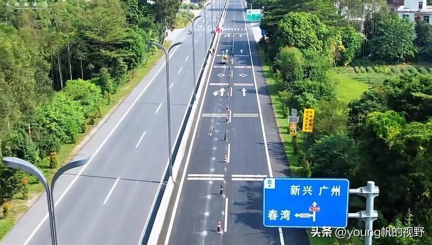 这是从珠三角前往粤西地区的另一条公路，国道359线。记得以前这条国道曾经是省道1