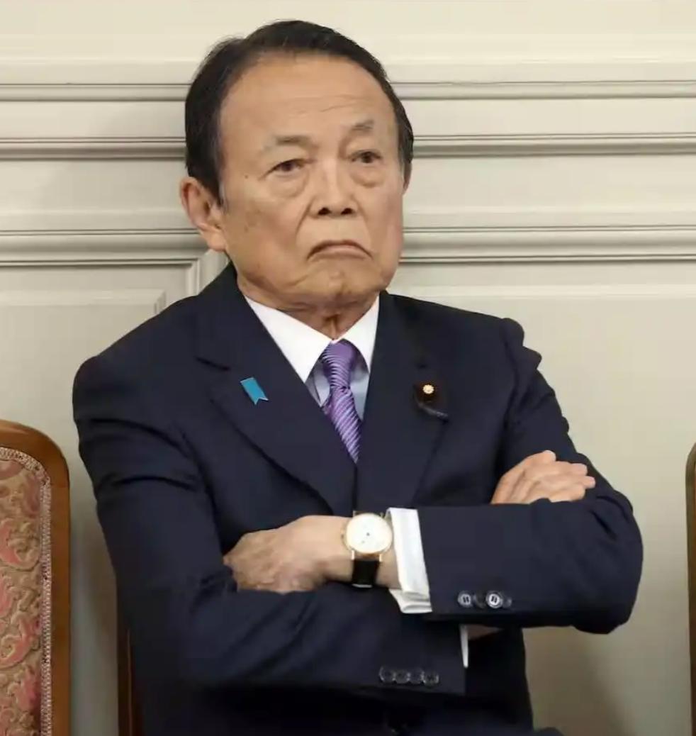 能收拾高市早苗的人，终于浮出水面了。

谁？不是中国，不是骂她的在野党，更不是跌