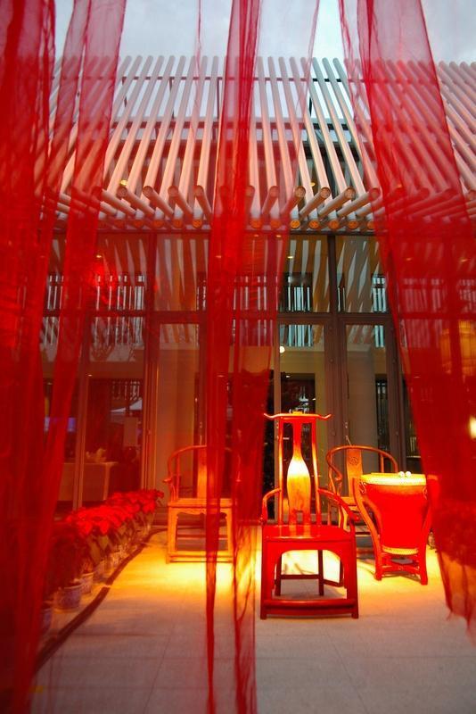 最近外交部回应了中式生活走红全球这件事，还挺让人自豪的。如今，像中式美食、功夫、