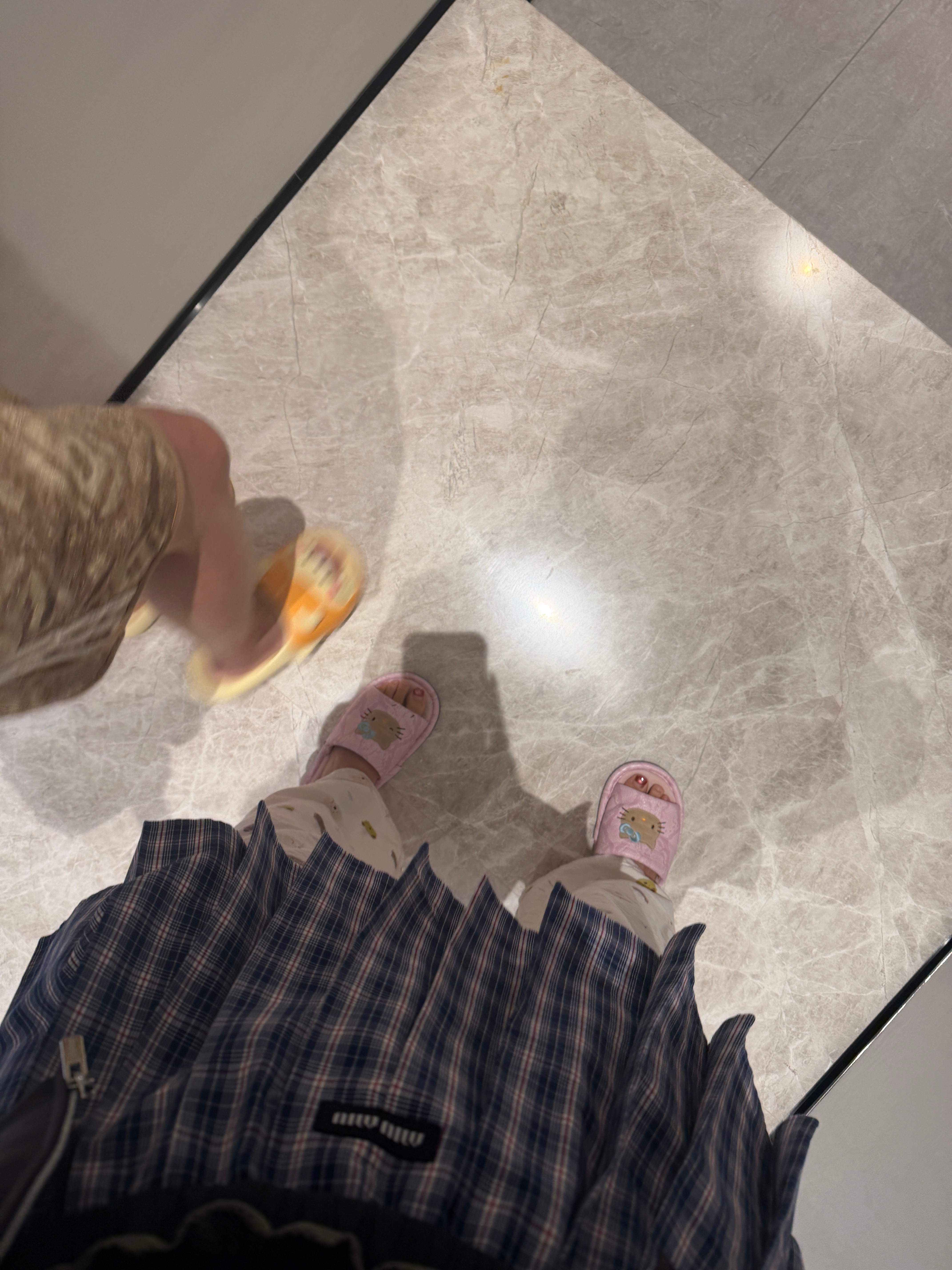 拍视频穿搭 yes 睡裤外面套了个裙子 假装自己打扮了