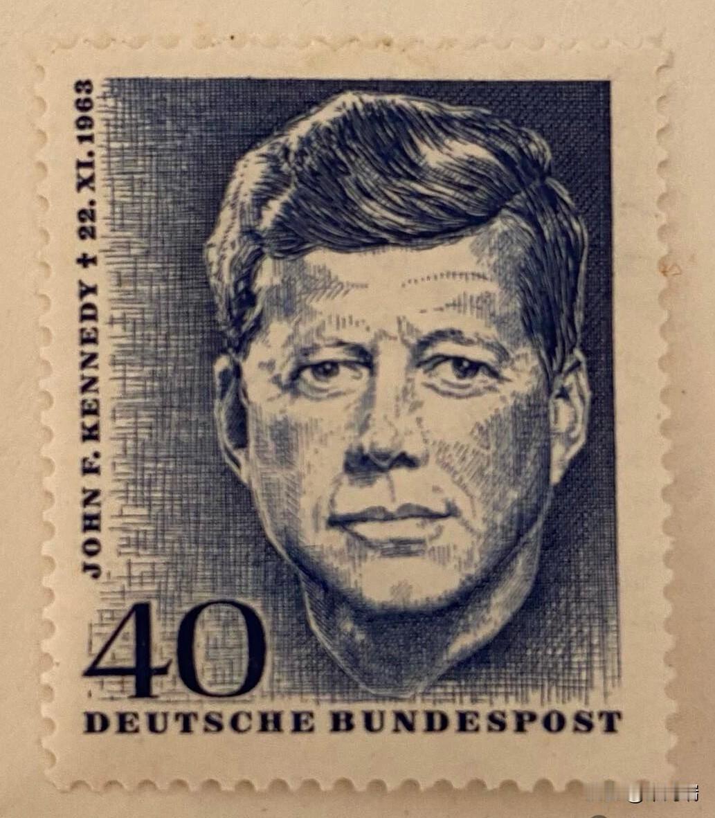 这张邮票是联邦德国（西德）于1964年11月21日发行的纪念美国总统约翰·F·肯