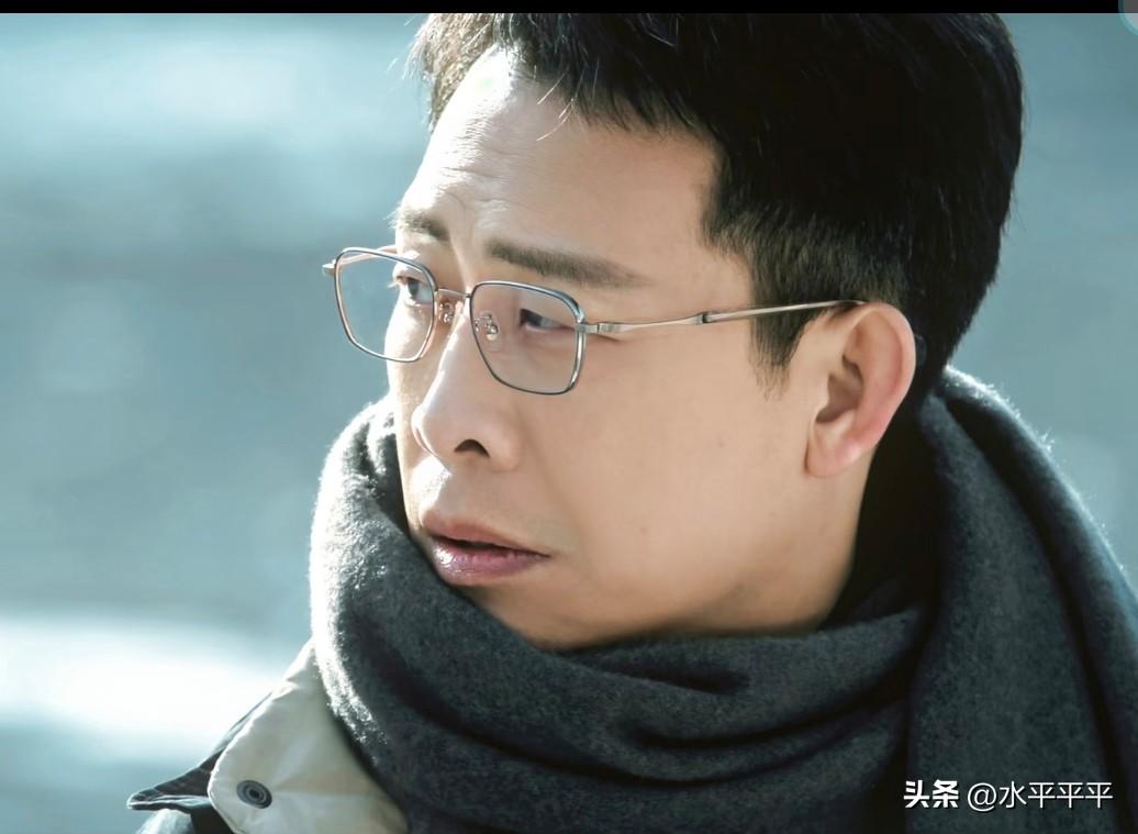 他们，竟然长得如此相象
一个极优秀的演员，一个极优秀的学者。
还有一个，您能认出