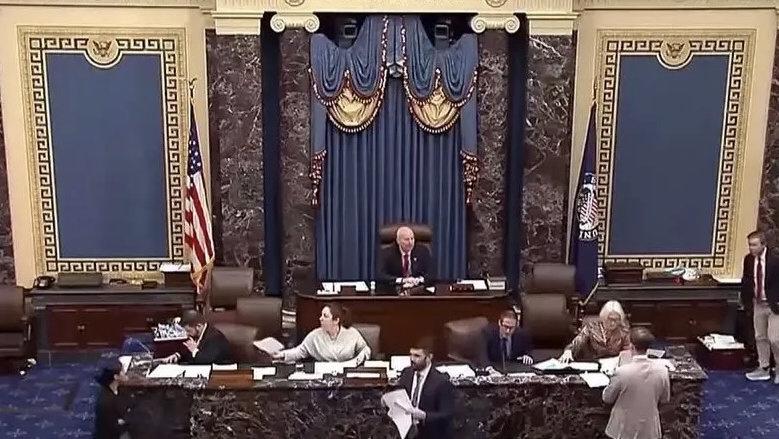 美国参议院提议，计划两年内把冻结的俄方资产变成546亿美元军火款，直接支援乌克兰