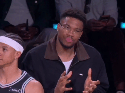 海斯完成第二扣后，字母哥的表情😕2026nba全明星