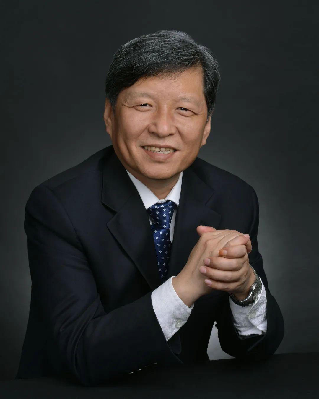 这个时机颇为微妙，临近高考查分期，福耀科技大学自负盈亏的消息突然爆出。那么，今年