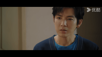 谁家情侣背着儿子偷偷恋爱 谁懂啊！冯睿谭思婷躲着儿子偷偷恋爱的样子，像极了现实里