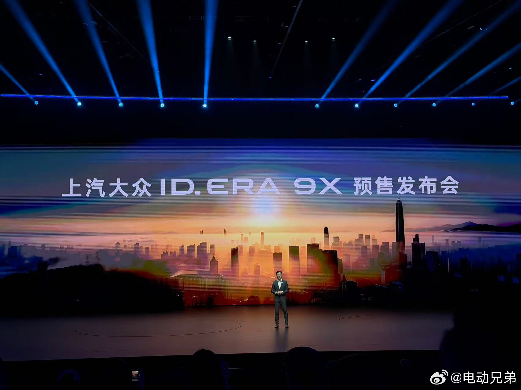 上汽大众9X就这么浓眉大眼的来了，上来就说省油之王电动兄弟 idera9x预售发