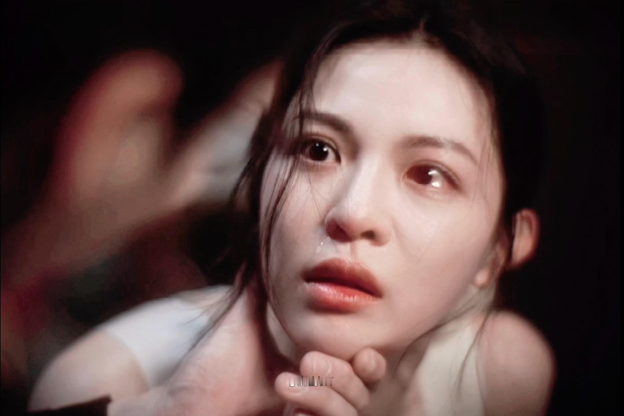 钟楚曦陈伟霆舔手蛋糕吻 钟楚曦的故事张力感好强！！！ 看似下位者实则是一段极致“