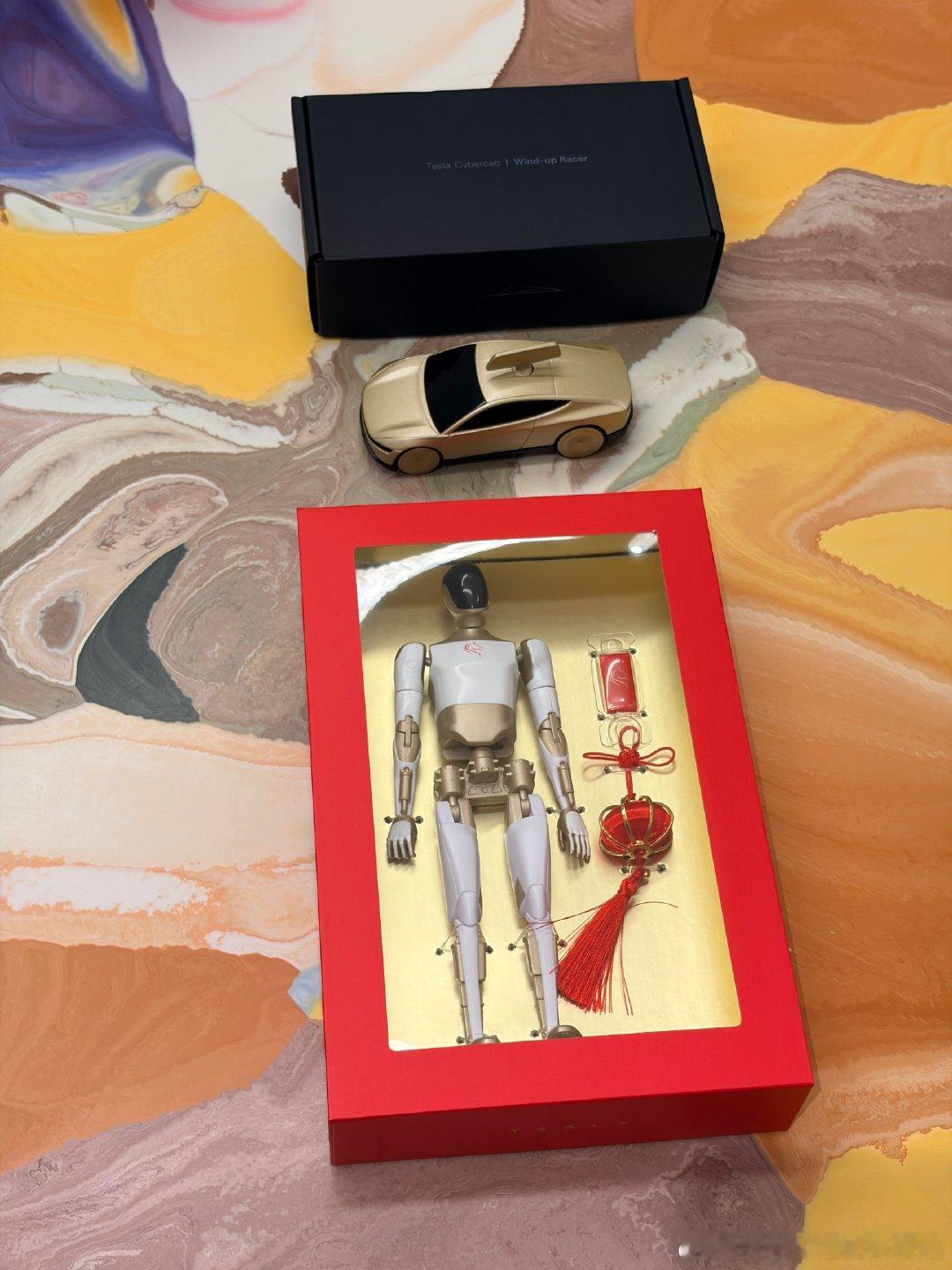 第一个送我新春礼盒的居然是特斯拉评论区抽送吧喜庆下 深圳 （