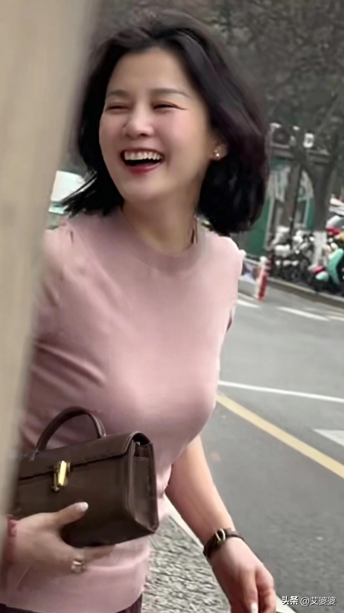 我就是个普通人，没干出啥惊天动地的大事，也没有富得流油的财富。每天朝九晚五地上班
