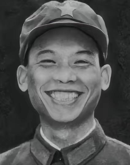 1979年，解放军一名走失的战士正在越南的农田里挖红薯，突然迎面冲过来七八名越军