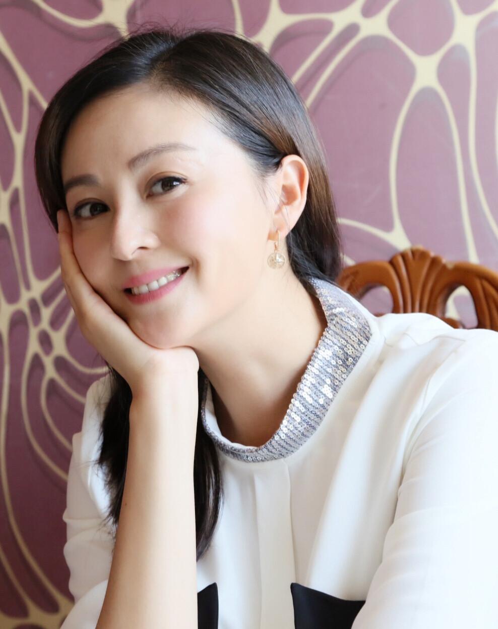 在诱惑陷阱丛生的娱乐圈，戴娇倩宛如一股清流，始终保持纯净形象。她以实际行动践行“