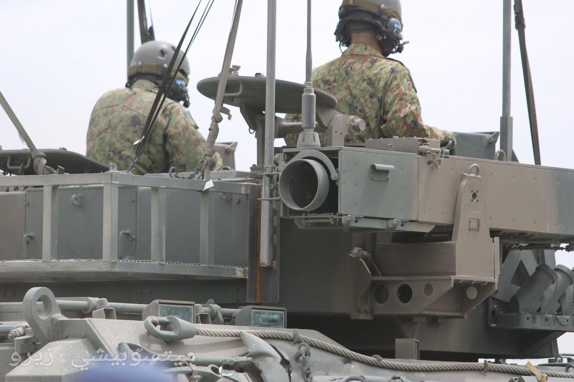 兵器影像 日本陆上自卫队东千岁基地举行阅兵式，现场的多辆坦克及89式步战车假装了