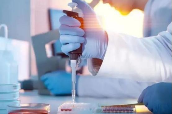 没想到，真正能拿捏住美国的既不是中国的普通商品，也不是中国掌控的稀土资源，而是中