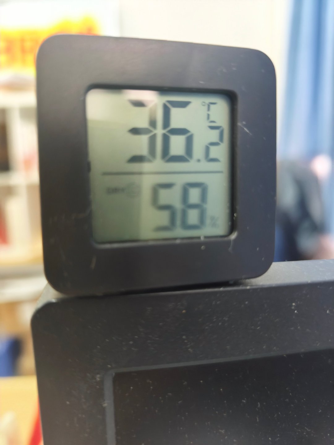 周一一大早回到办公室，36.2℃……高温